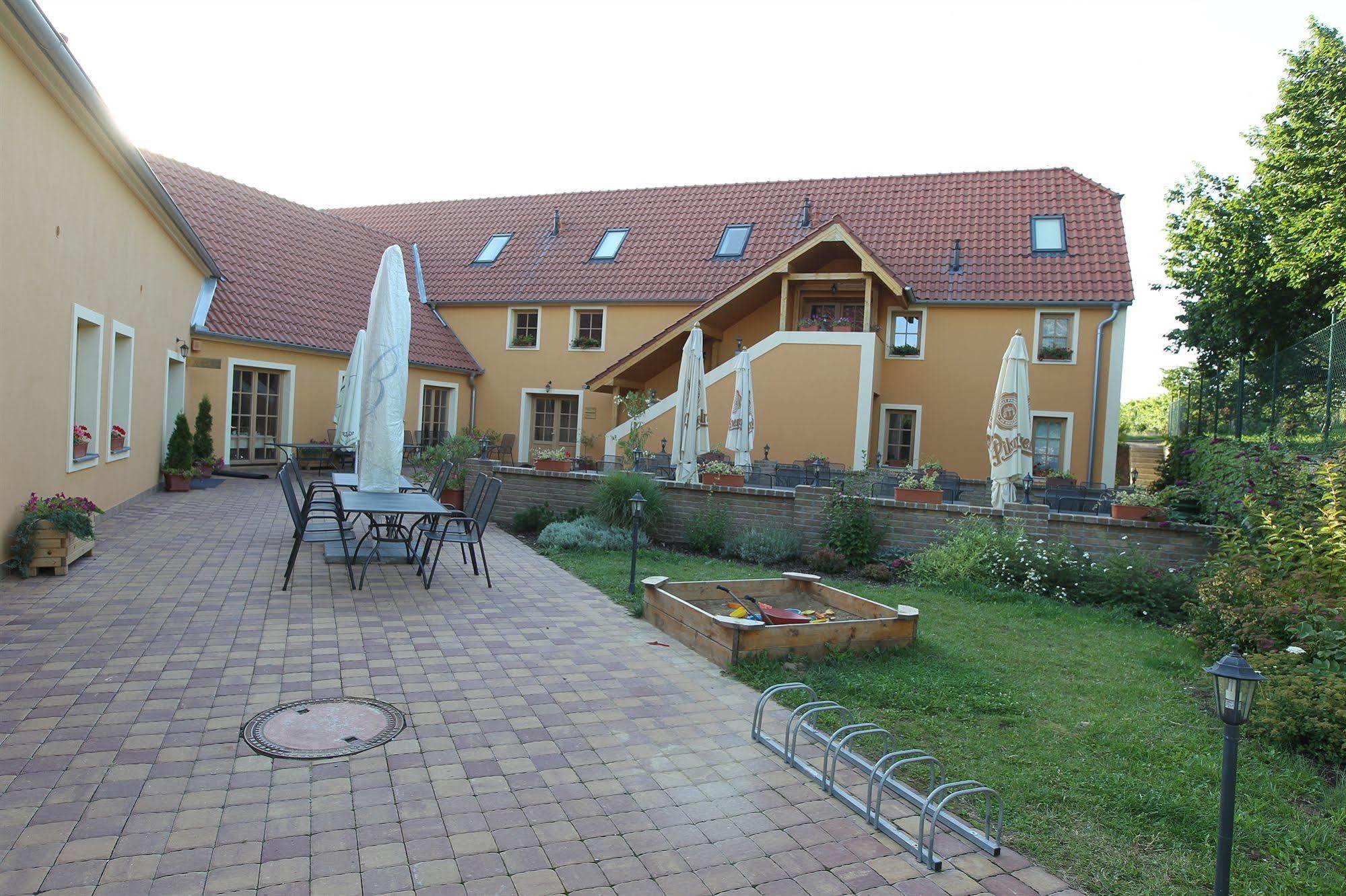Hotel Pavlov Extérieur photo