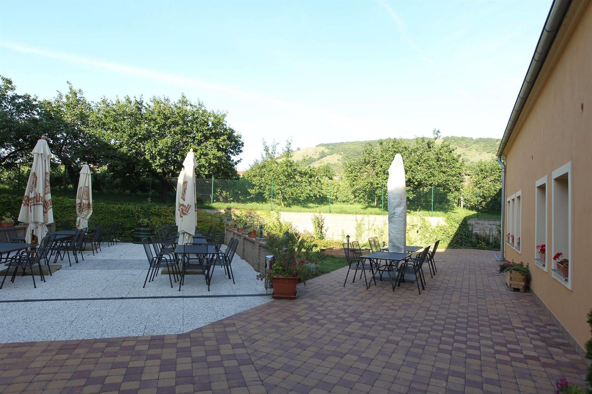Hotel Pavlov Extérieur photo